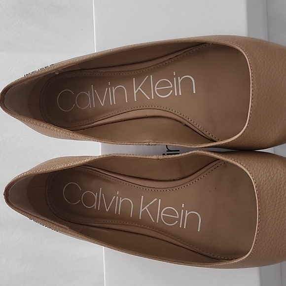 Calvin Klein flats - Picture 3 of 4